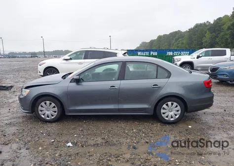 2015 Volkswagen Jetta 2.0L S z USA, uszkodzony, nr VIN 3VW2K7AJ2FM298458